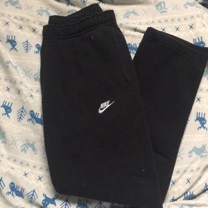 Black elastic Nike sweatpants WITH POCKETS